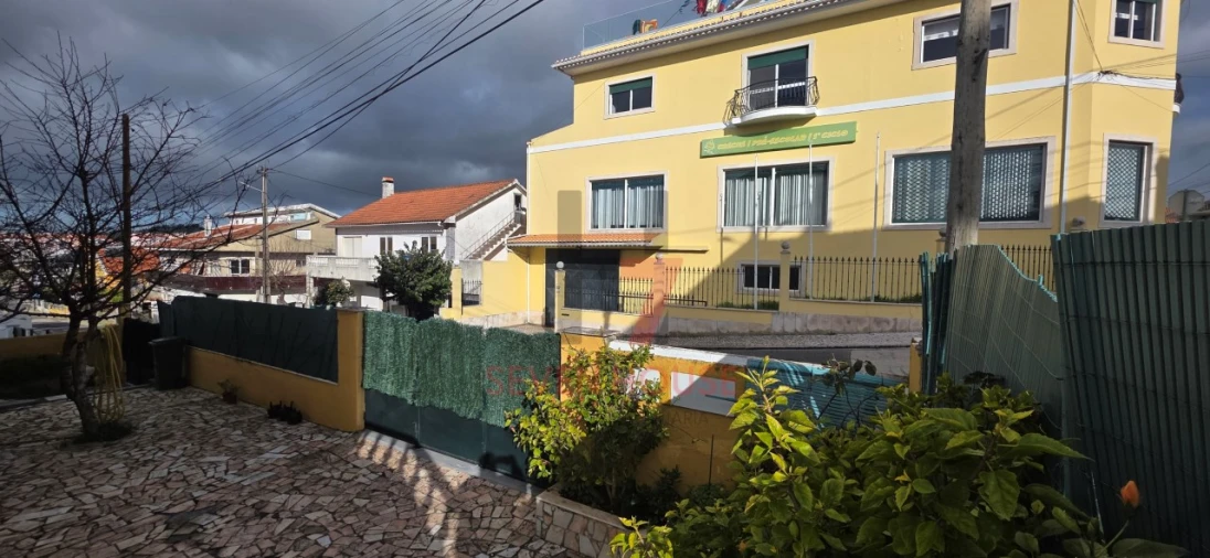 Moradia T6 para Venda em Ramada e Caneças Foto 26