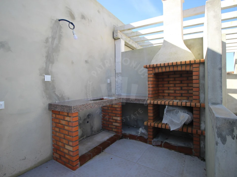 Moradia T3 para Venda em Painho e Figueiros Foto 6