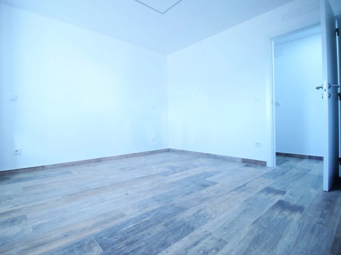 Moradia T3 para Venda em Painho e Figueiros Foto 9