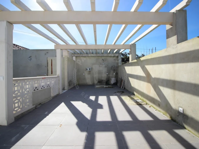 Moradia T3 para Venda em Painho e Figueiros Foto 3