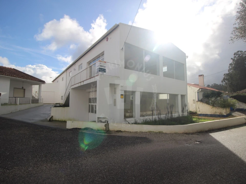 Armazém para Venda em Salir de Matos Foto 2