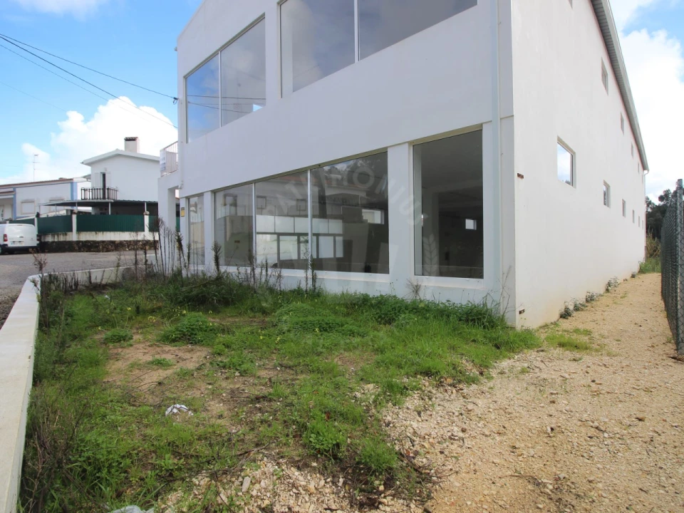 Armazém para Venda em Salir de Matos Foto 4