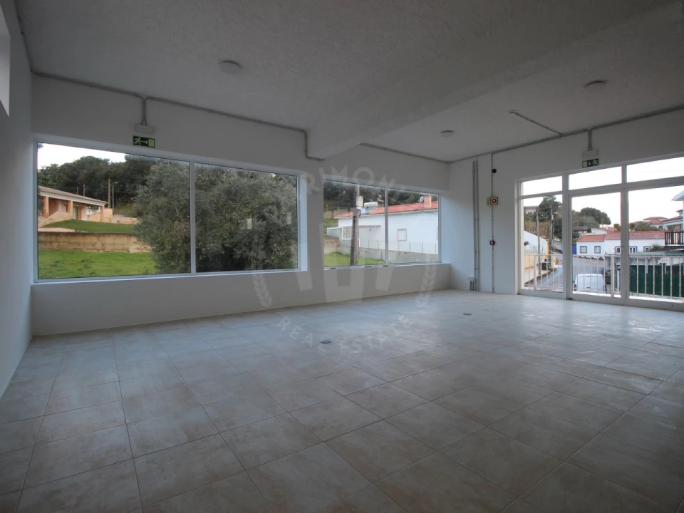 Armazém para Venda em Salir de Matos Foto 8