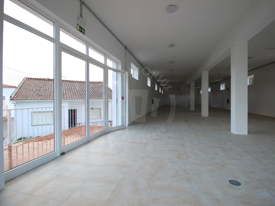 Armazém para Venda em Salir de Matos Foto 15