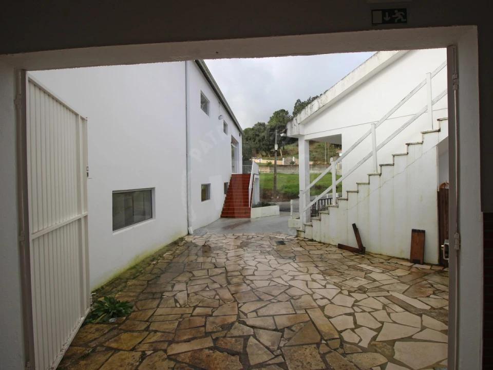 Armazém para Venda em Salir de Matos Foto 24