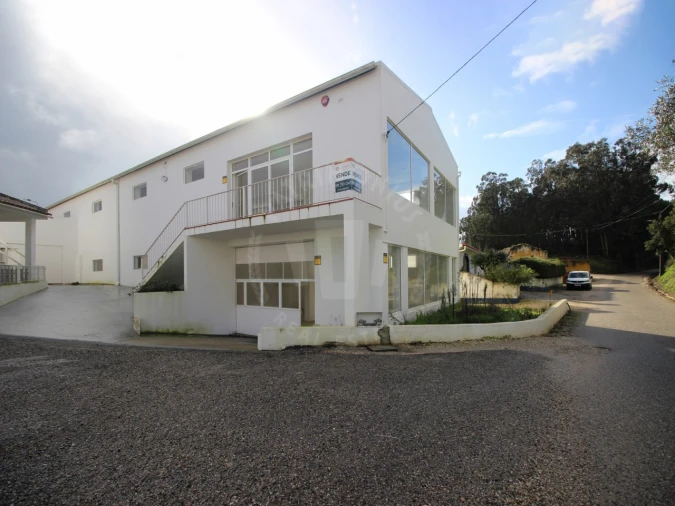Armazém para Venda em Salir de Matos