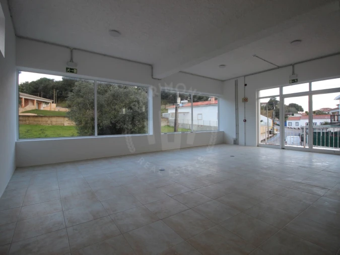 Armazém para Venda em Salir de Matos Foto 8