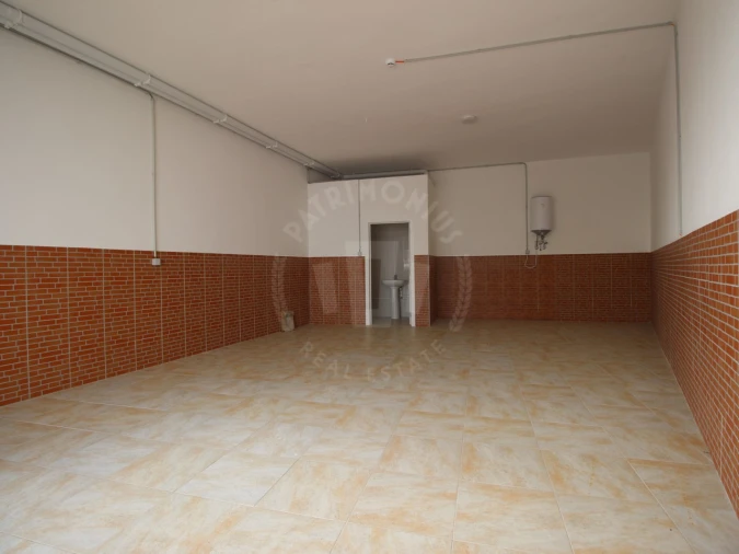 Armazém para Venda em Salir de Matos Foto 18