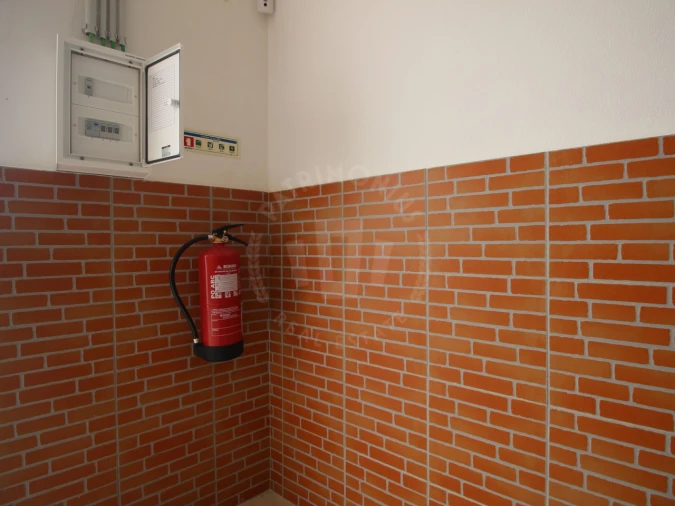 Armazém para Venda em Salir de Matos Foto 21