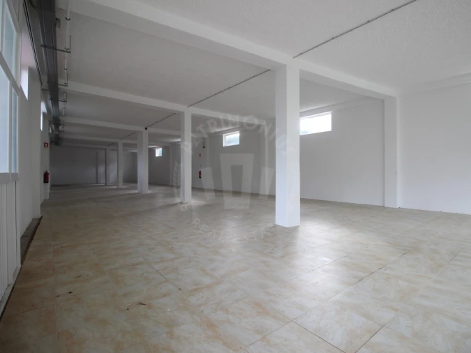 Armazém para Venda em Salir de Matos Foto 30