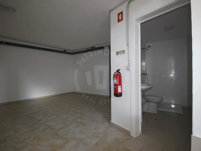 Armazém para Venda em Salir de Matos Foto 34