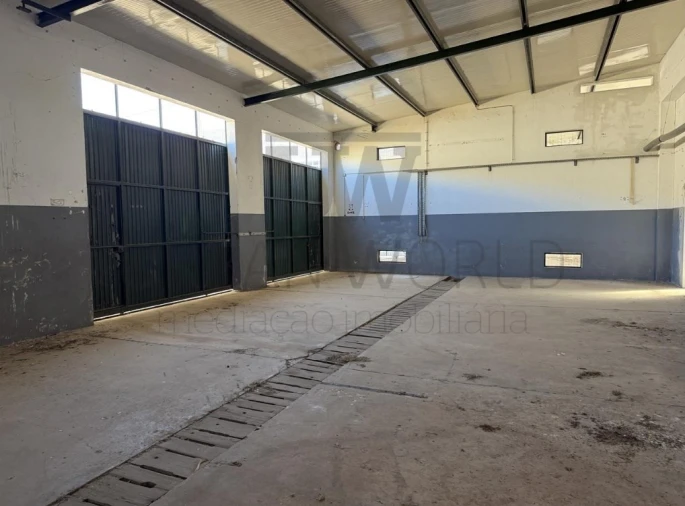 Armazém para Venda em Alcanena e Vila Moreira Foto 4