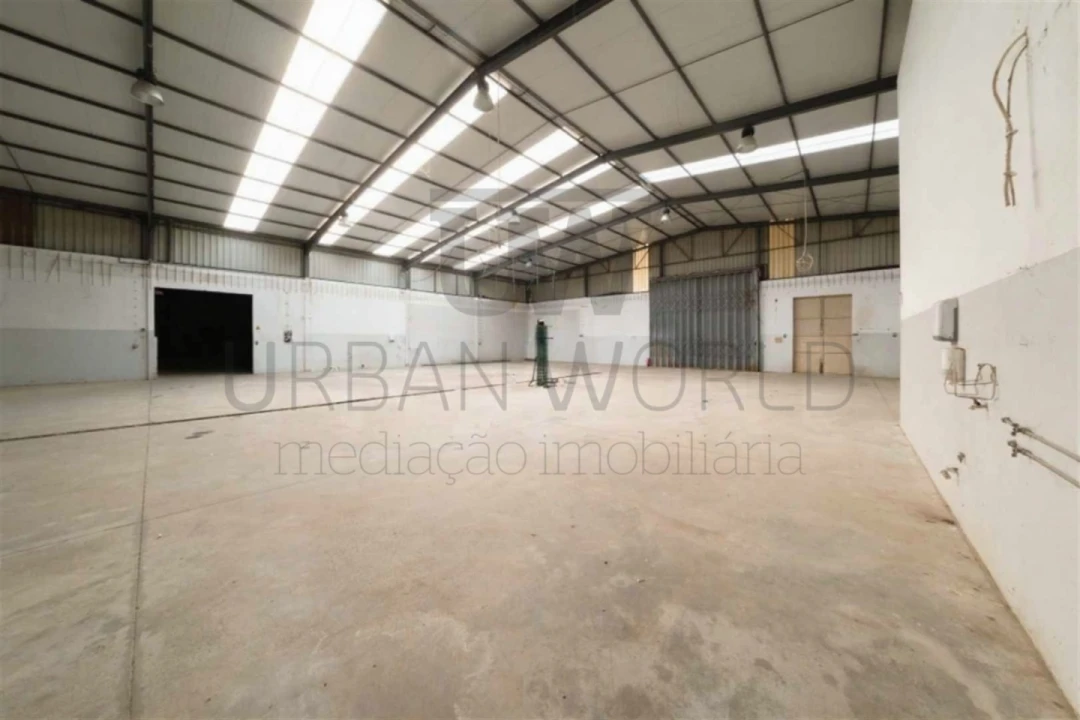 Armazém para Venda em Salvaterra de Magos e Foros de Salvaterra Foto 4