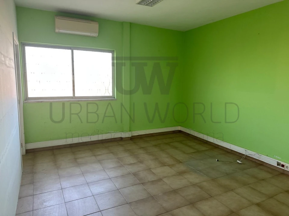 Armazém para Venda em Salvaterra de Magos e Foros de Salvaterra Foto 22