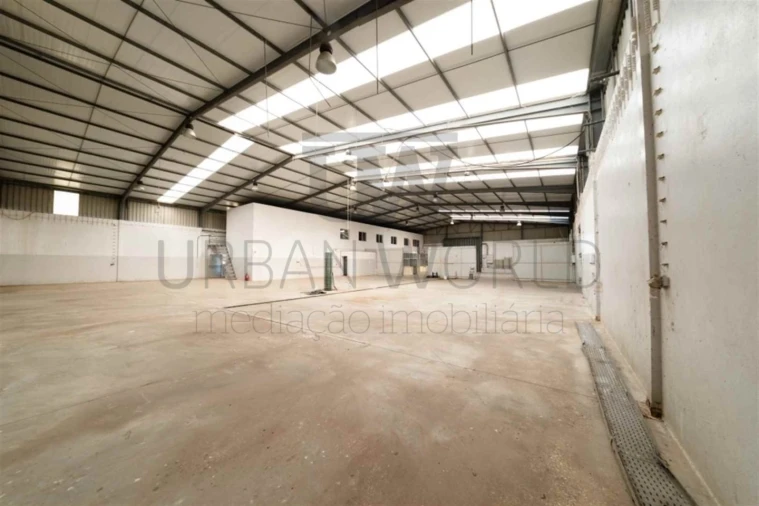 Armazém para Venda em Salvaterra de Magos e Foros de Salvaterra Foto 3