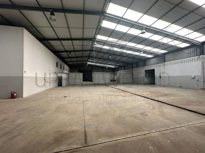 Armazém para Venda em Salvaterra de Magos e Foros de Salvaterra Foto 28