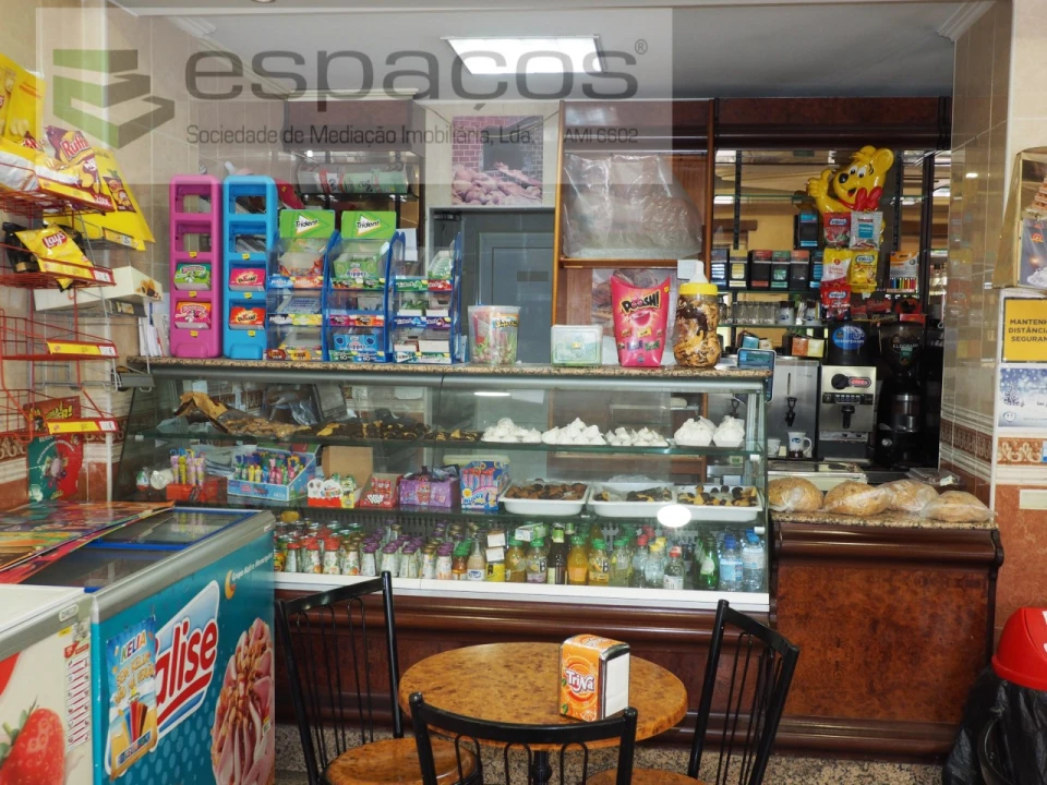 Negócio para Venda em Sacavém e Prior Velho Foto 3