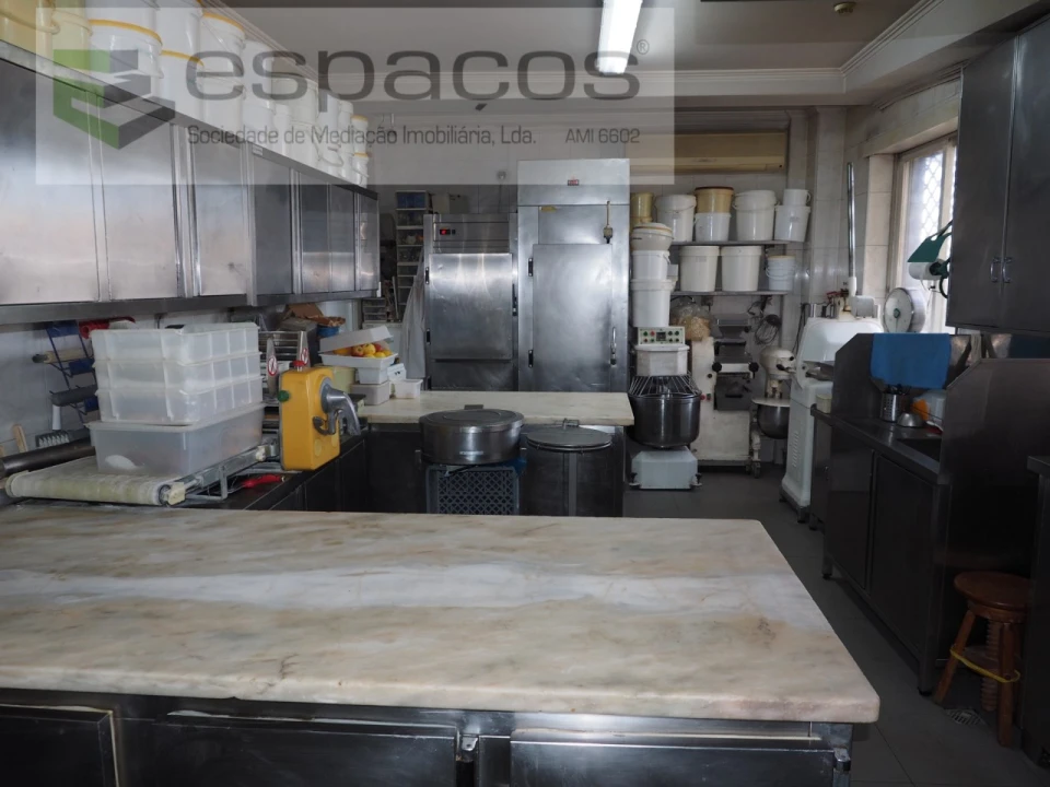 Negócio para Venda em Sacavém e Prior Velho Foto 9