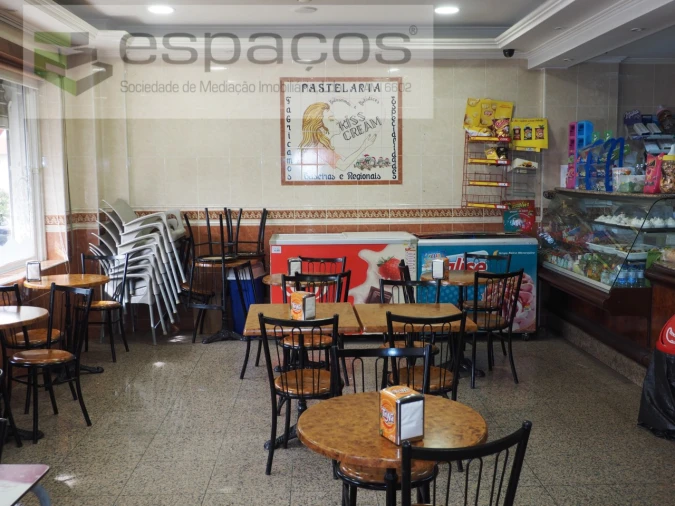 Loja para Venda em Sacavém e Prior Velho Foto 6