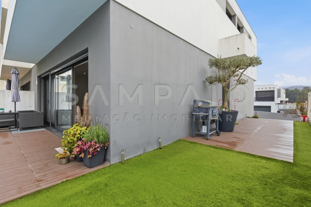 Moradia T3 para Venda em Fânzeres e São Pedro da Cova Foto 31