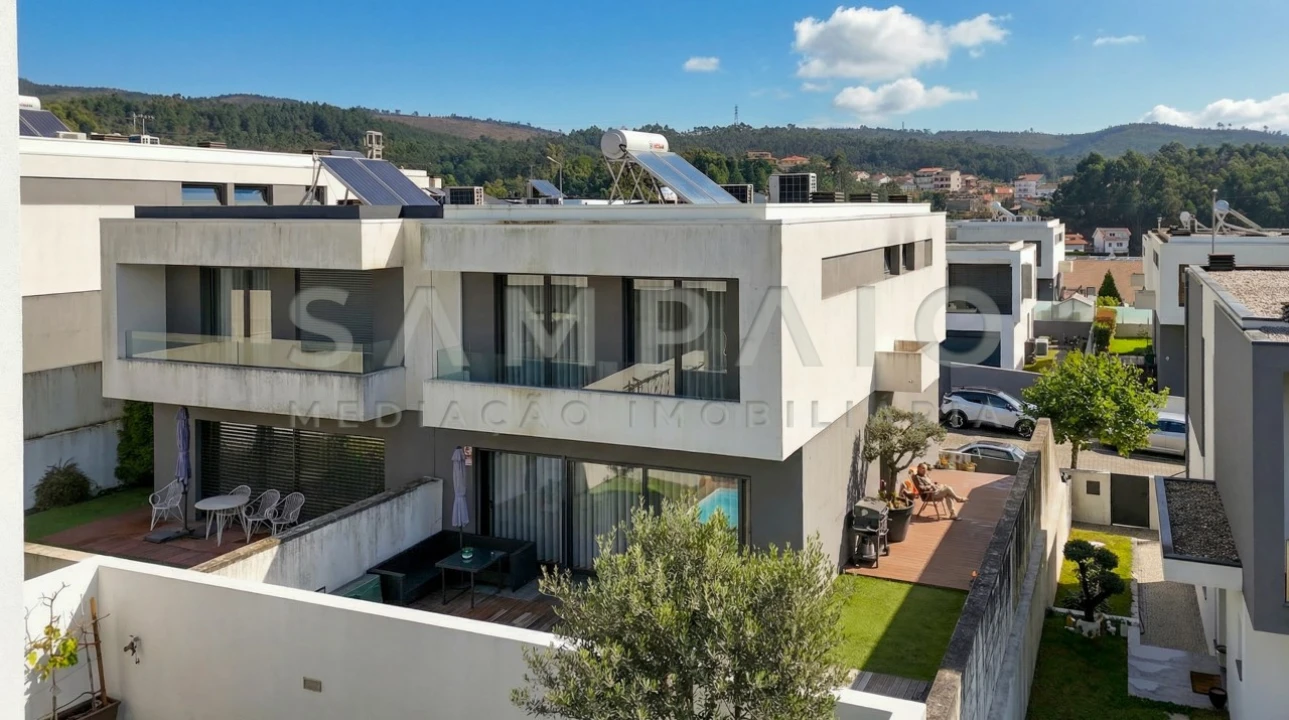 Moradia T3 para Venda em Fânzeres e São Pedro da Cova Foto 32