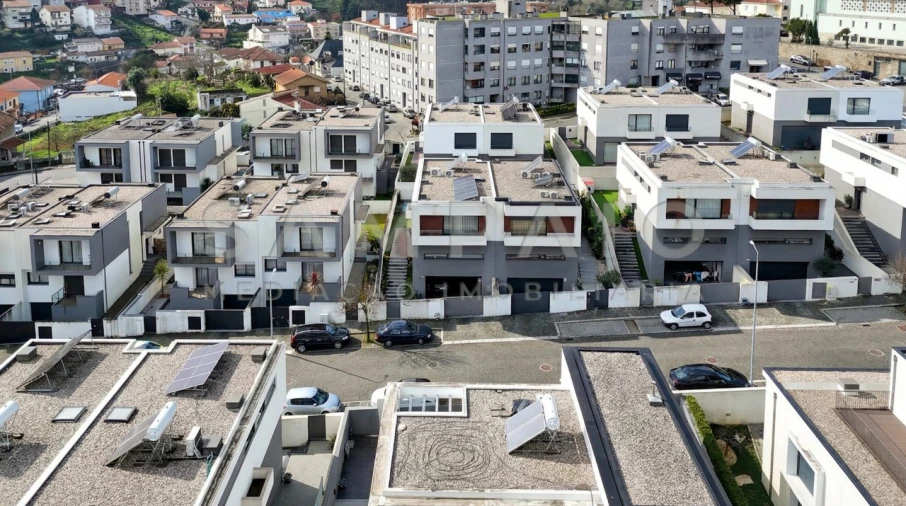 Moradia T3 para Venda em Fânzeres e São Pedro da Cova Foto 37