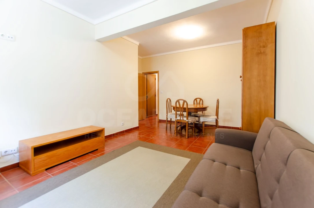 Apartamento T1 para Venda em Sacavém e Prior Velho Foto 4
