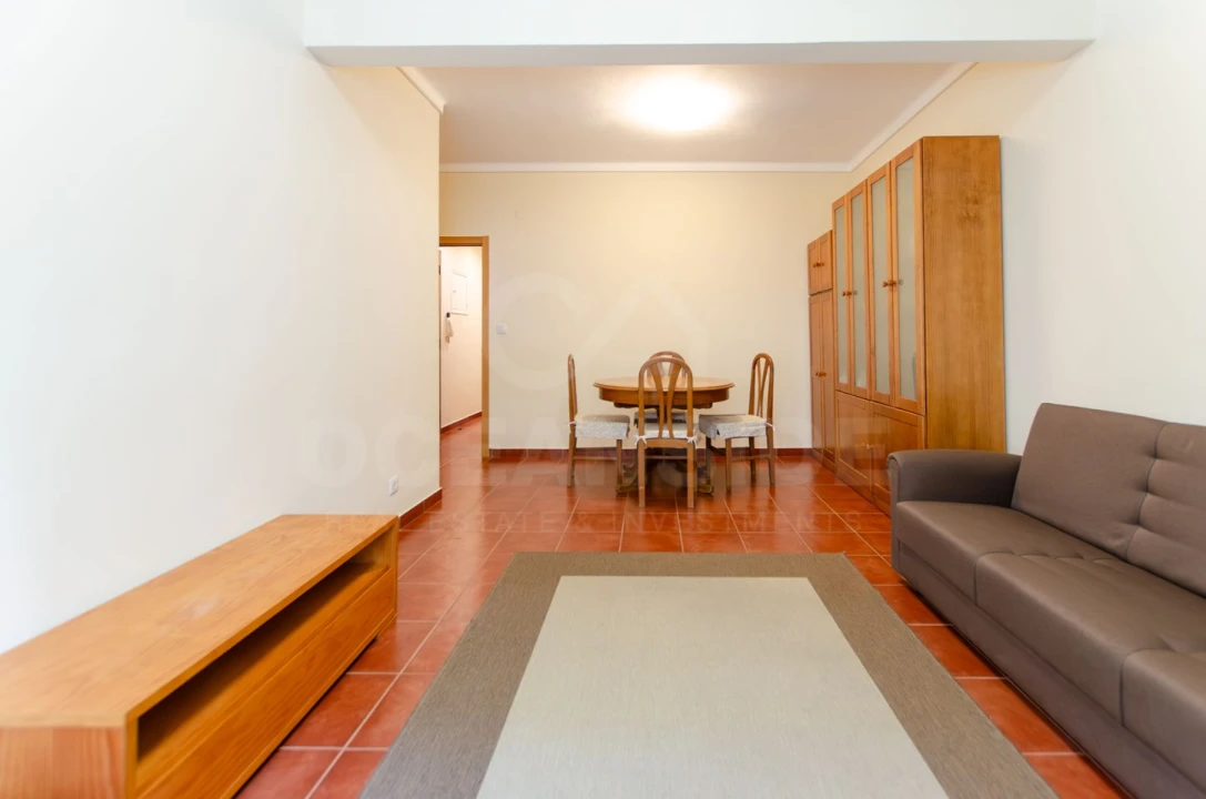 Apartamento T1 para Venda em Sacavém e Prior Velho Foto 5