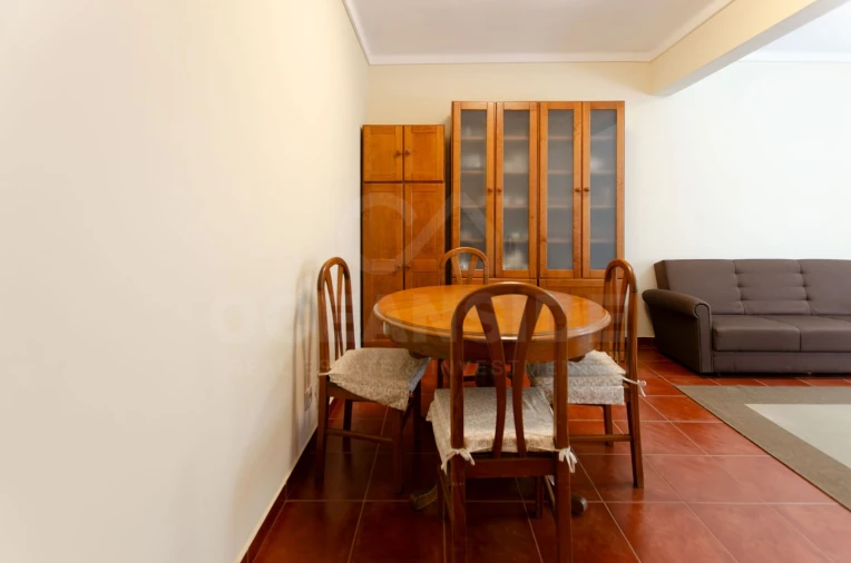 Apartamento T1 para Venda em Sacavém e Prior Velho Foto 2