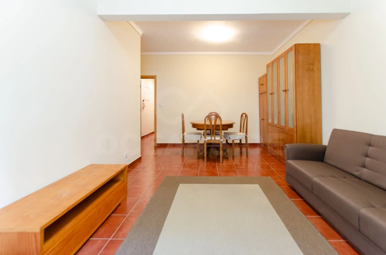 Apartamento T1 para Venda em Sacavém e Prior Velho Foto 5