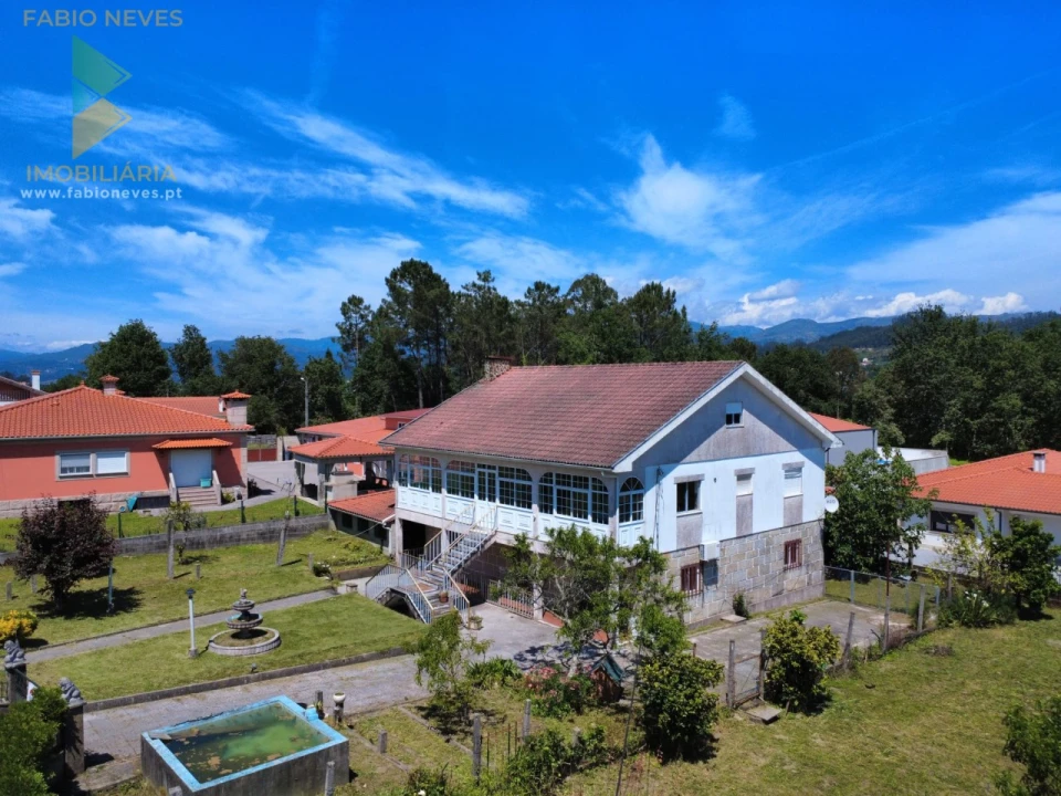 Moradia T5 para Venda em Guilhadeses e Santar Foto 6