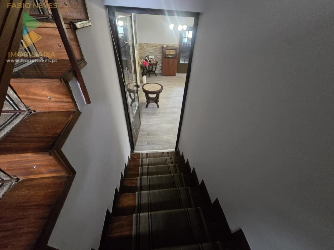 Moradia T5 para Venda em Guilhadeses e Santar Foto 13