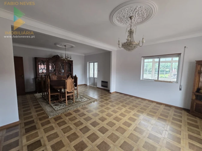 Moradia T5 para Venda em Guilhadeses e Santar Foto 20