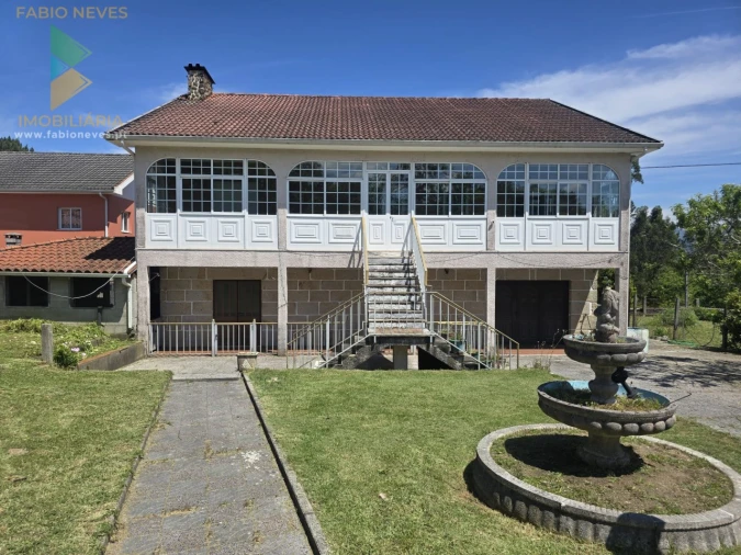 Moradia T5 para Venda em Guilhadeses e Santar