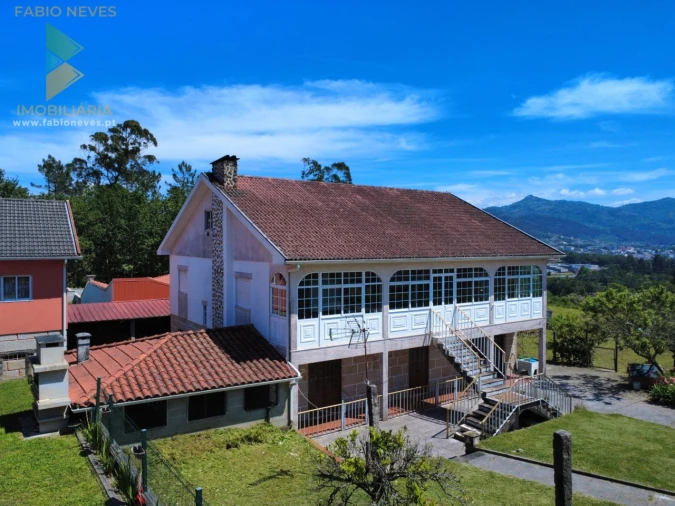 Moradia T5 para Venda em Guilhadeses e Santar Foto 5