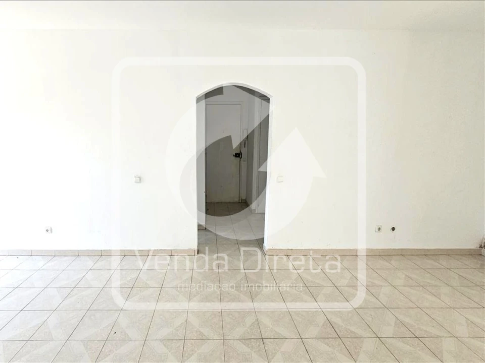 Apartamento T2 para Venda em Corroios Foto 6