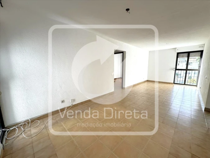 Apartamento T2 para Venda em Corroios Foto 2