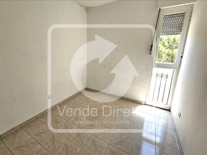 Apartamento T2 para Venda em Corroios Foto 16