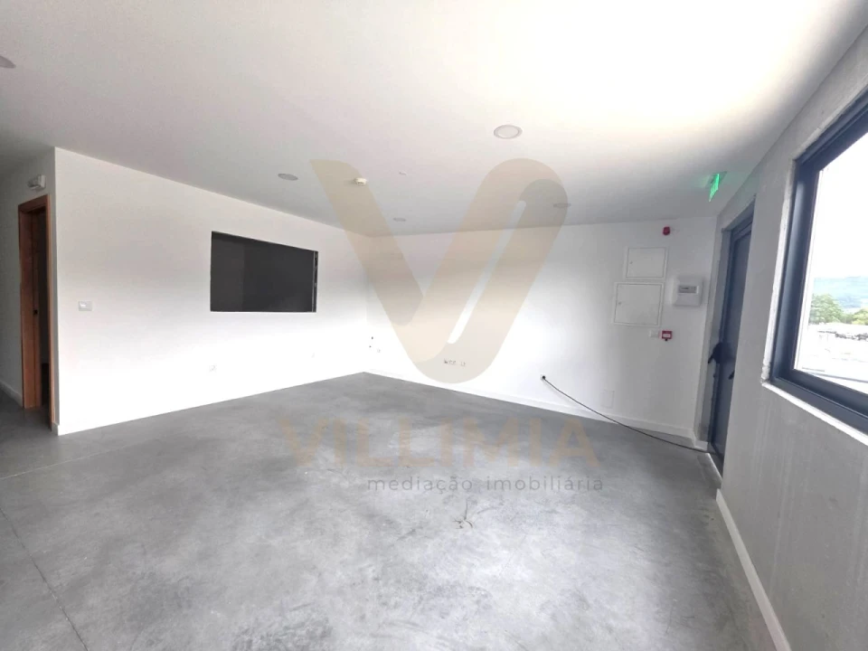 Armazém para Venda em Gemieira Foto 3