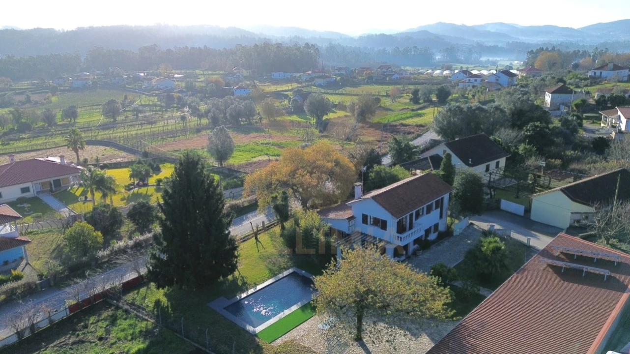 Moradia T3 para Venda em Navió e Vitorino dos Piães Foto 3