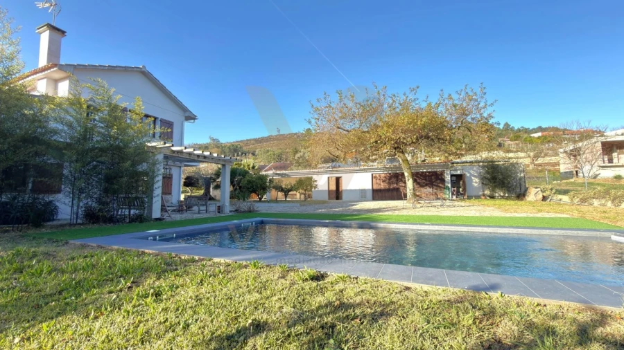 Moradia T3 para Venda em Navió e Vitorino dos Piães Foto 4