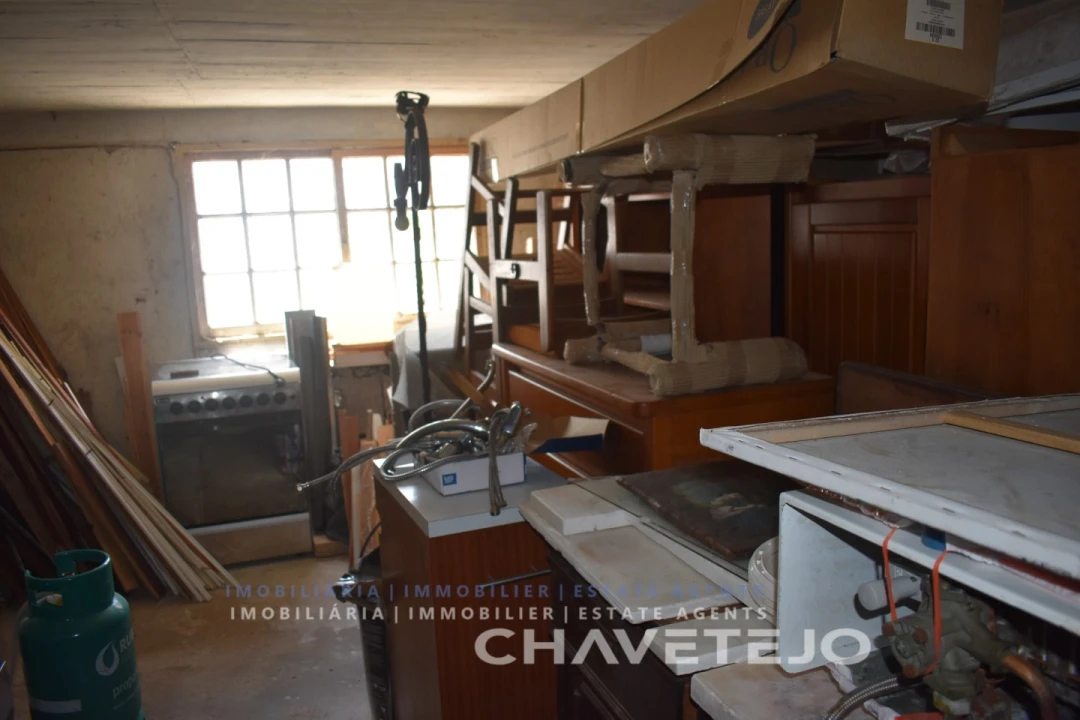 Moradia T4 para Venda em Lavegadas Foto 8