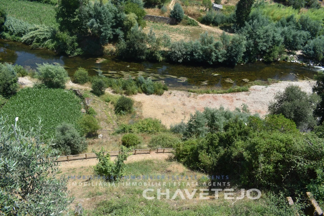 Moradia T4 para Venda em Lavegadas Foto 35