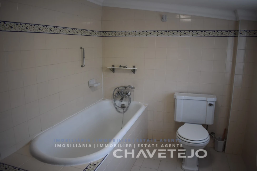 Moradia T4 para Venda em Lavegadas Foto 41