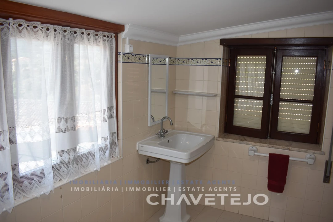 Moradia T4 para Venda em Lavegadas Foto 42