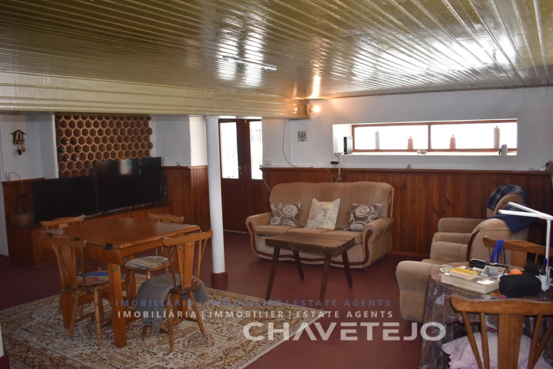 Moradia T4 para Venda em Lavegadas Foto 53