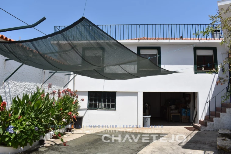 Moradia T4 para Venda em Lavegadas Foto 3