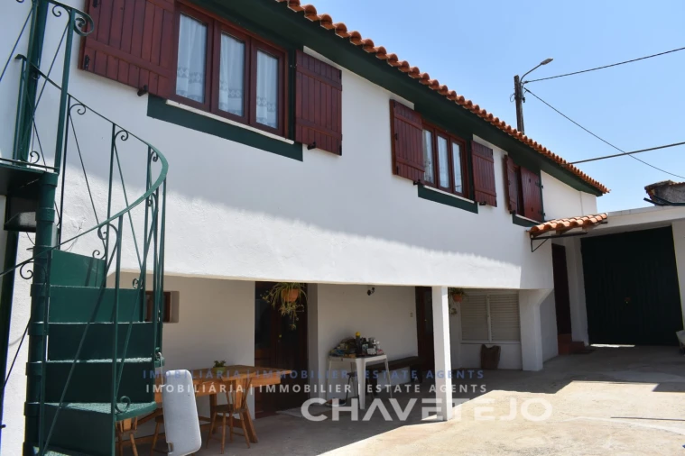 Moradia T4 para Venda em Lavegadas Foto 29