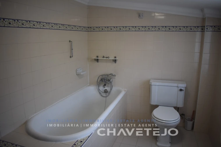 Moradia T4 para Venda em Lavegadas Foto 41