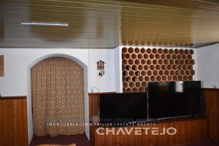 Moradia T4 para Venda em Lavegadas Foto 57